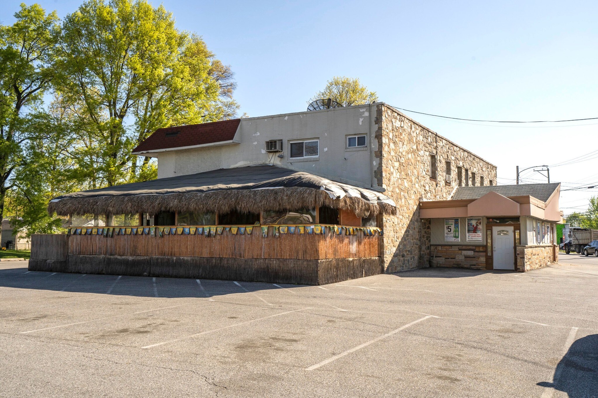 1006 Macdade Blvd, Folsom, PA 19033 Tom 'N Jerry's Sports Bar