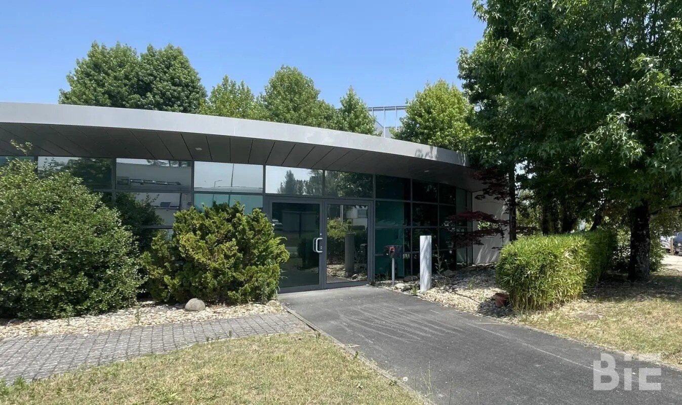 Office in Mérignac for lease Building Photo- Image 1 of 13