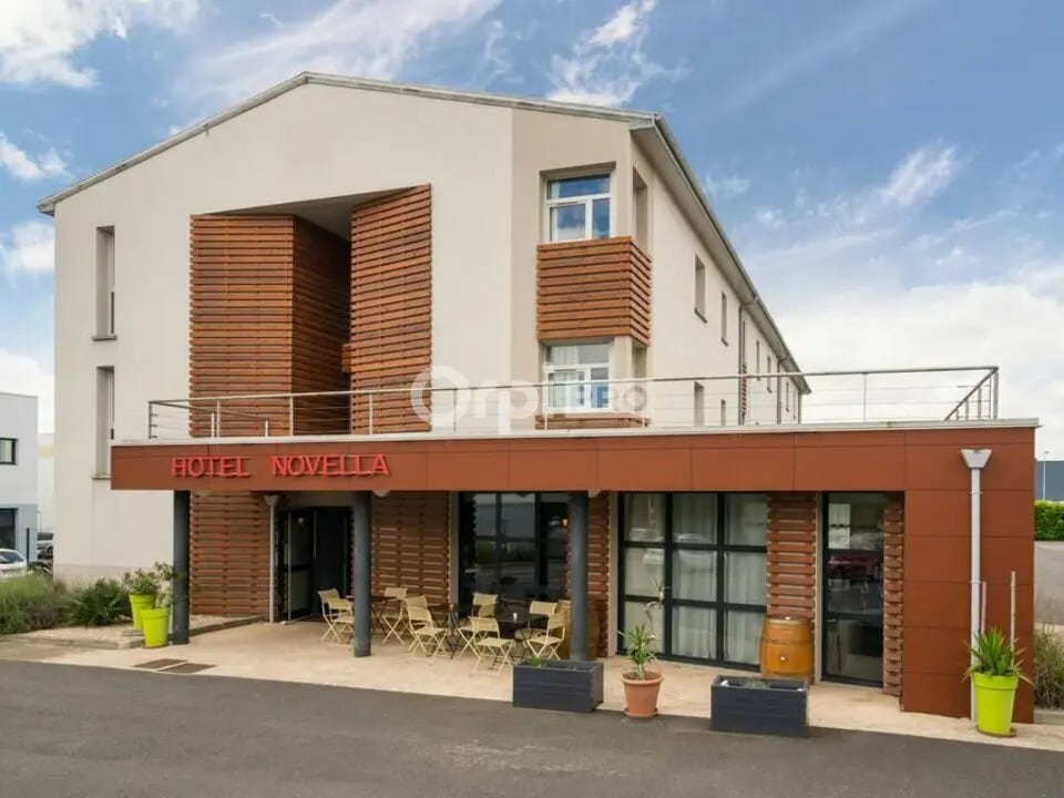 Flex in Carquefou for sale Building Photo- Image 1 of 4