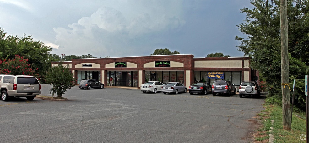 200-208 Morris Dr, Harrisburg, NC for lease - Building Photo - Image 2 of 5
