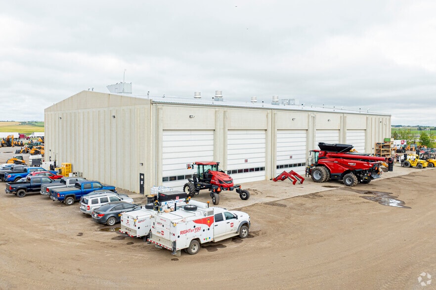 260180 Writing Creek Cres, Rocky View No 44, AB for lease - Building Photo - Image 2 of 3