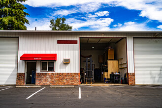 15615 SW 74th Ave, Tigard, OR for lease Building Photo- Image 1 of 8