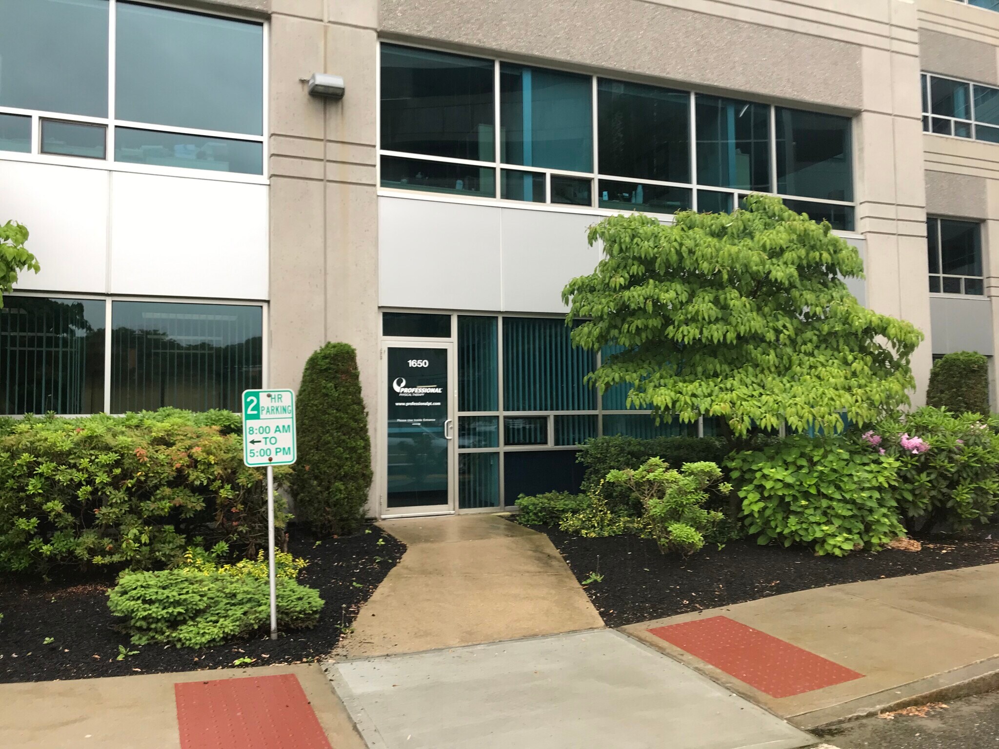 300 Trade Center, Woburn, MA 01801 Office for Lease