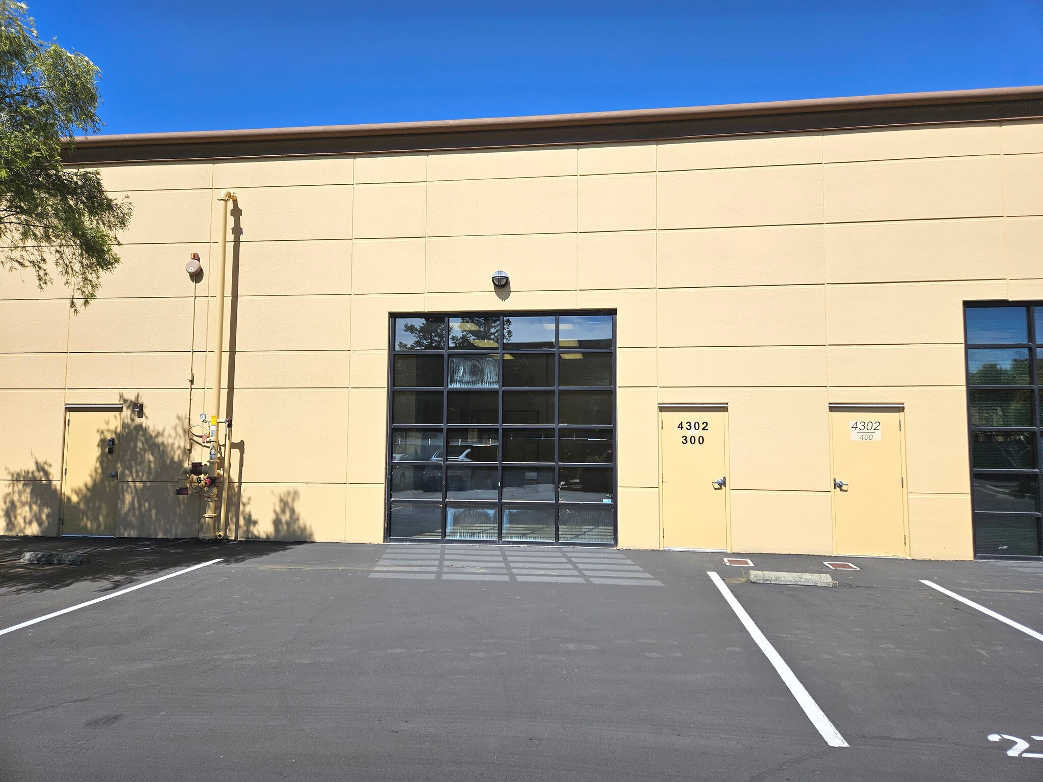 4300-4302 Redwood Hwy, San Rafael, CA for lease Building Photo- Image 1 of 7