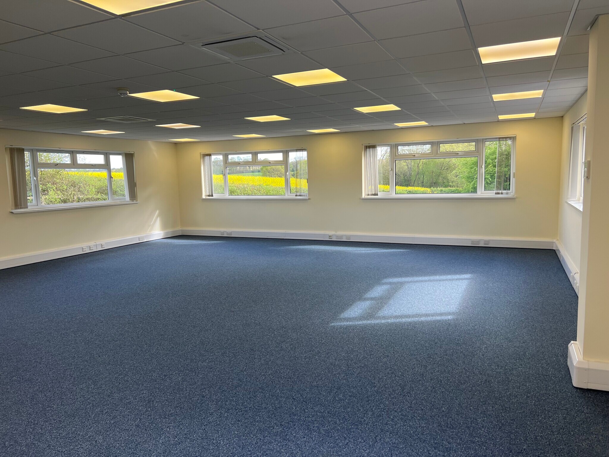 Cuckfield Rd, Haywards Heath for lease Interior Photo- Image 1 of 2