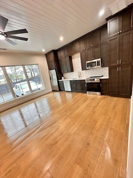 418 N Main St, Alpharetta, GA for lease - Building Photo - Image 2 of 4