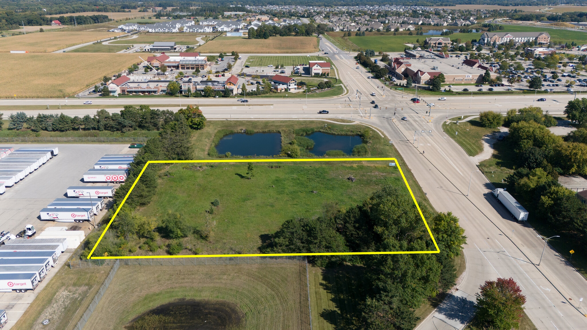 36520 E Valley Rd, Oconomowoc, WI for sale Aerial- Image 1 of 11