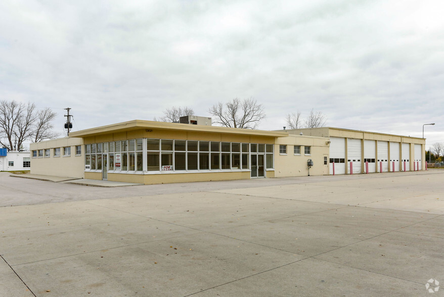 2798 Bay Rd, Saginaw, MI for sale - Primary Photo - Image 1 of 1