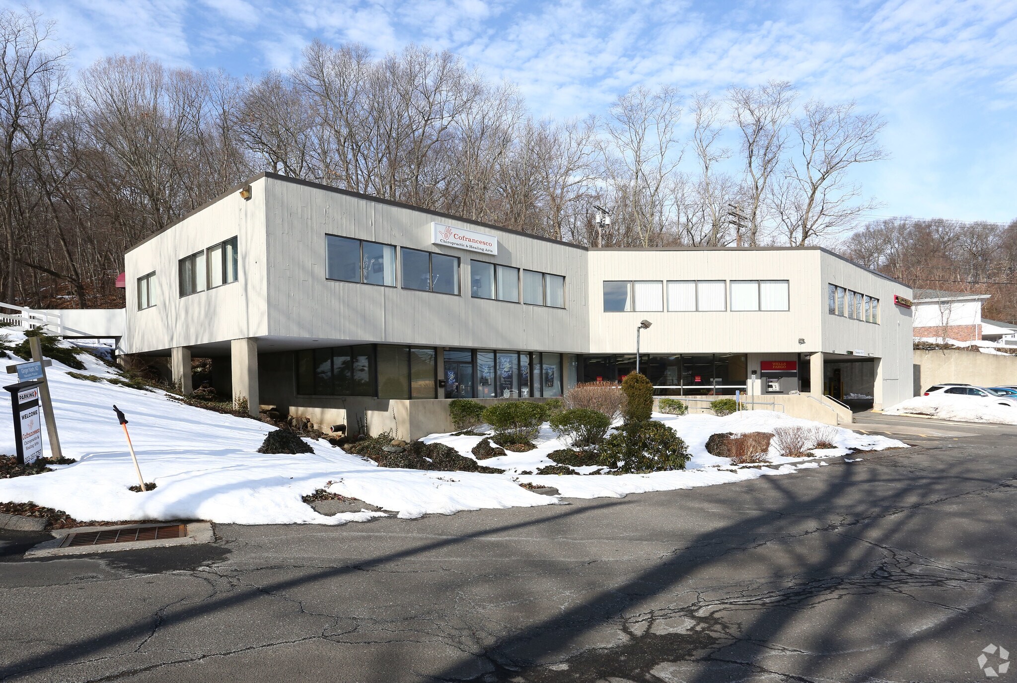 260 Amity Rd, Woodbridge, CT 06525