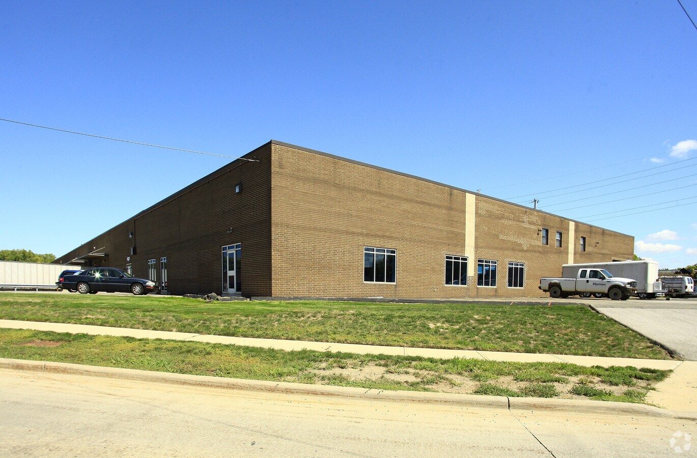 65196565 Eastland Rd, Brook Park, OH 44142