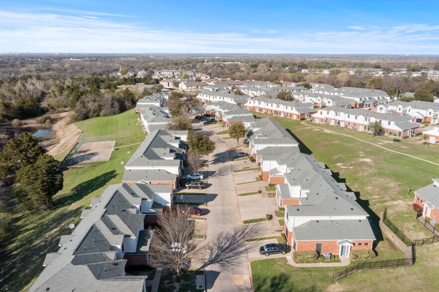 3245 Simpson Stuart Rd, Dallas, TX 75241 Homes of Persimmon Townhomes