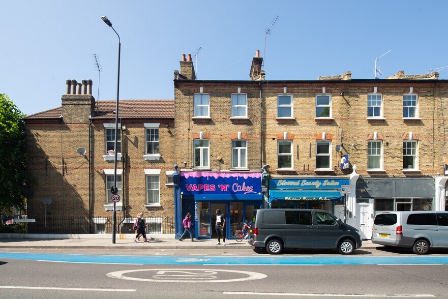 138 Battersea Park Rd, London for sale - Primary Photo - Image 1 of 1