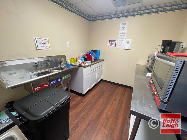 2254 Locust St SW, Canal Fulton, OH for sale - Interior Photo - Image 3 of 10