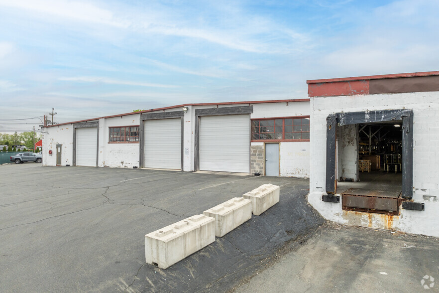 2424 E State St, Hamilton, NJ for lease - Building Photo - Image 3 of 5