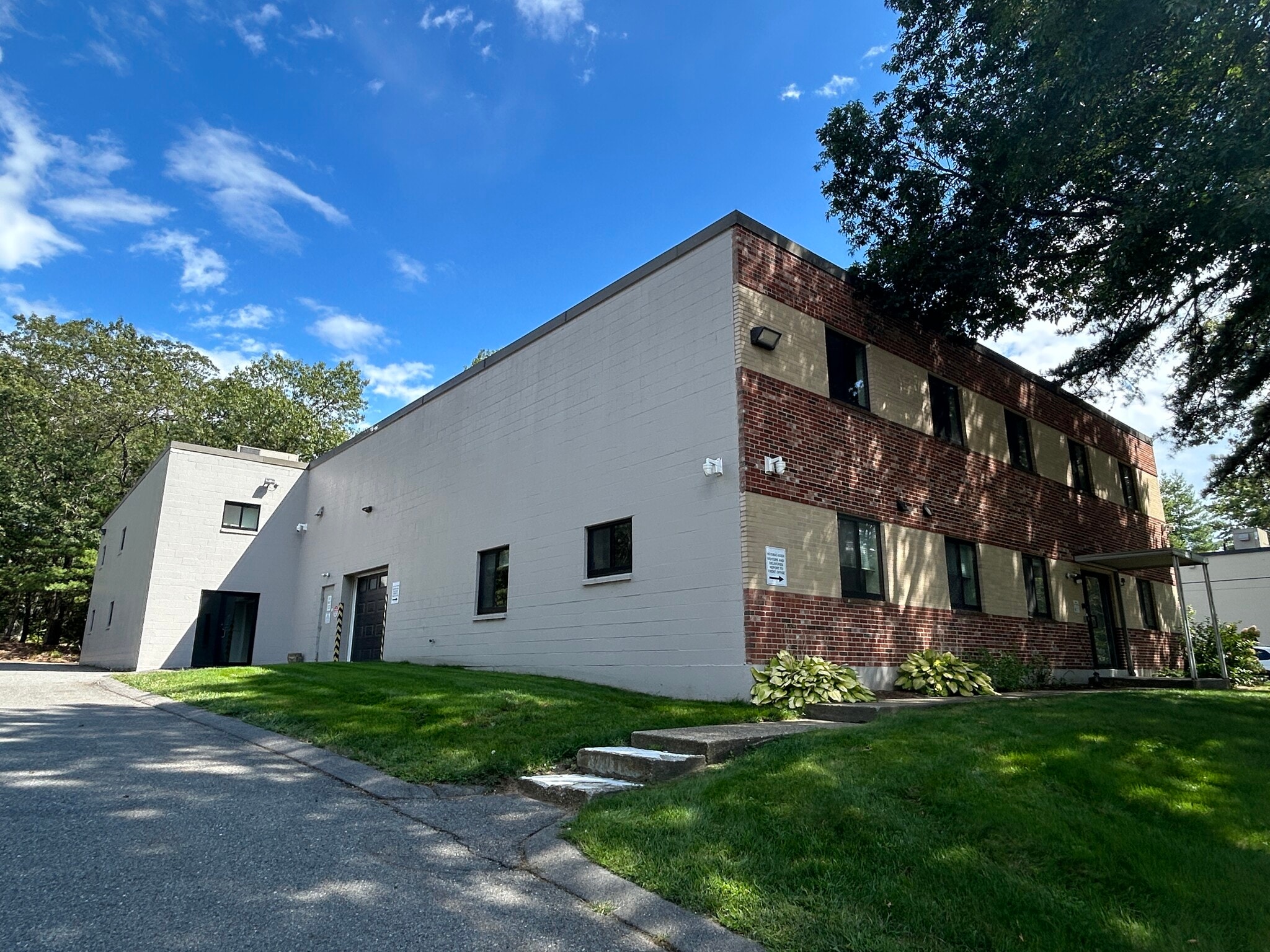 7 Kane Industrial Dr, Hudson, MA for lease Building Photo- Image 1 of 8