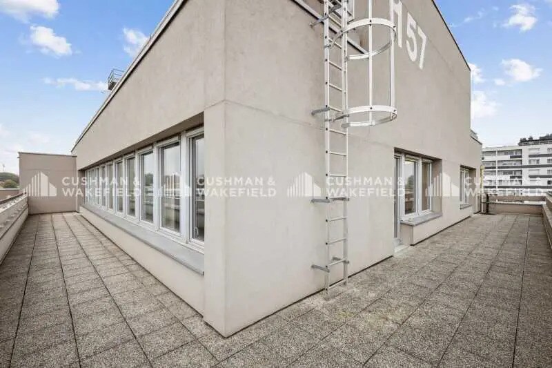 Office in Bagneux for lease - Building Photo - Image 3 of 21