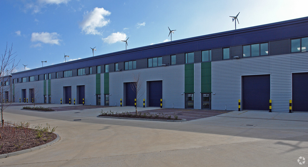 Goulds Clos, Milton Keynes for lease - Building Photo - Image 2 of 5