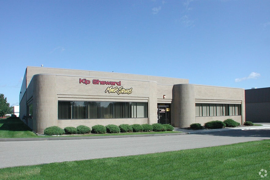 42950 W Ten Mile Rd, Novi, MI for sale - Building Photo - Image 3 of 6