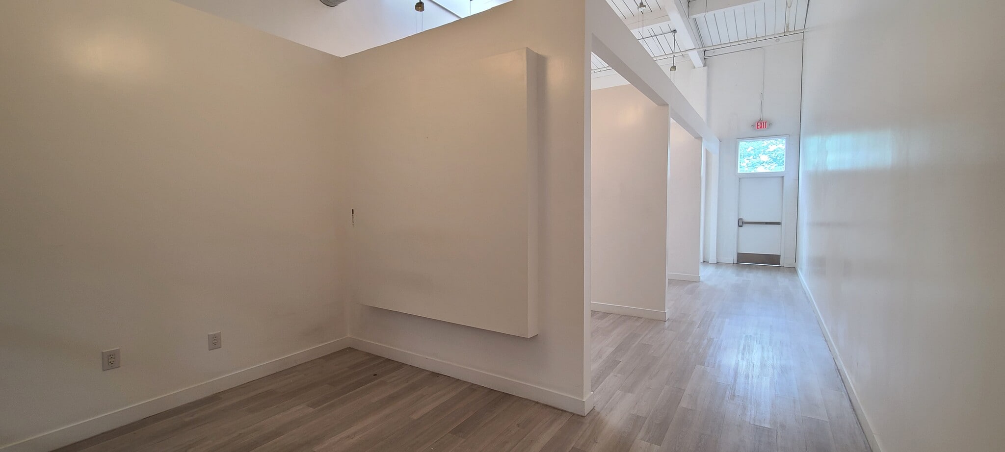 2195 Hyacinth St NE, Salem, OR for lease Interior Photo- Image 1 of 14