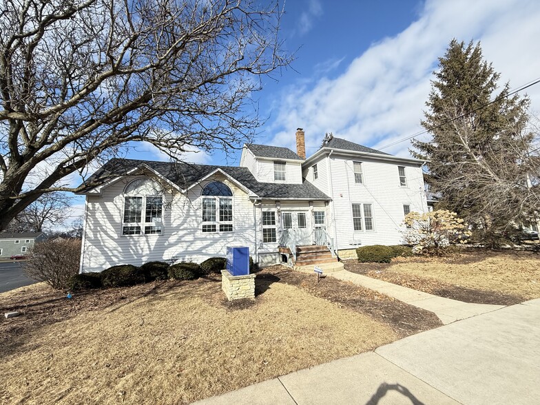 236 Webster St, Batavia, IL for sale - Building Photo - Image 1 of 10