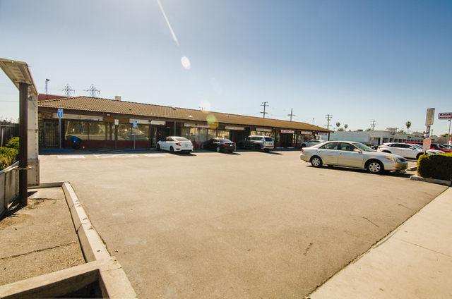 7600-7612 Katella Ave, Stanton, CA for lease - Building Photo - Image 3 of 15