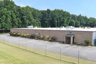 1014 1st St W, Conover, NC for lease Building Photo- Image 1 of 6