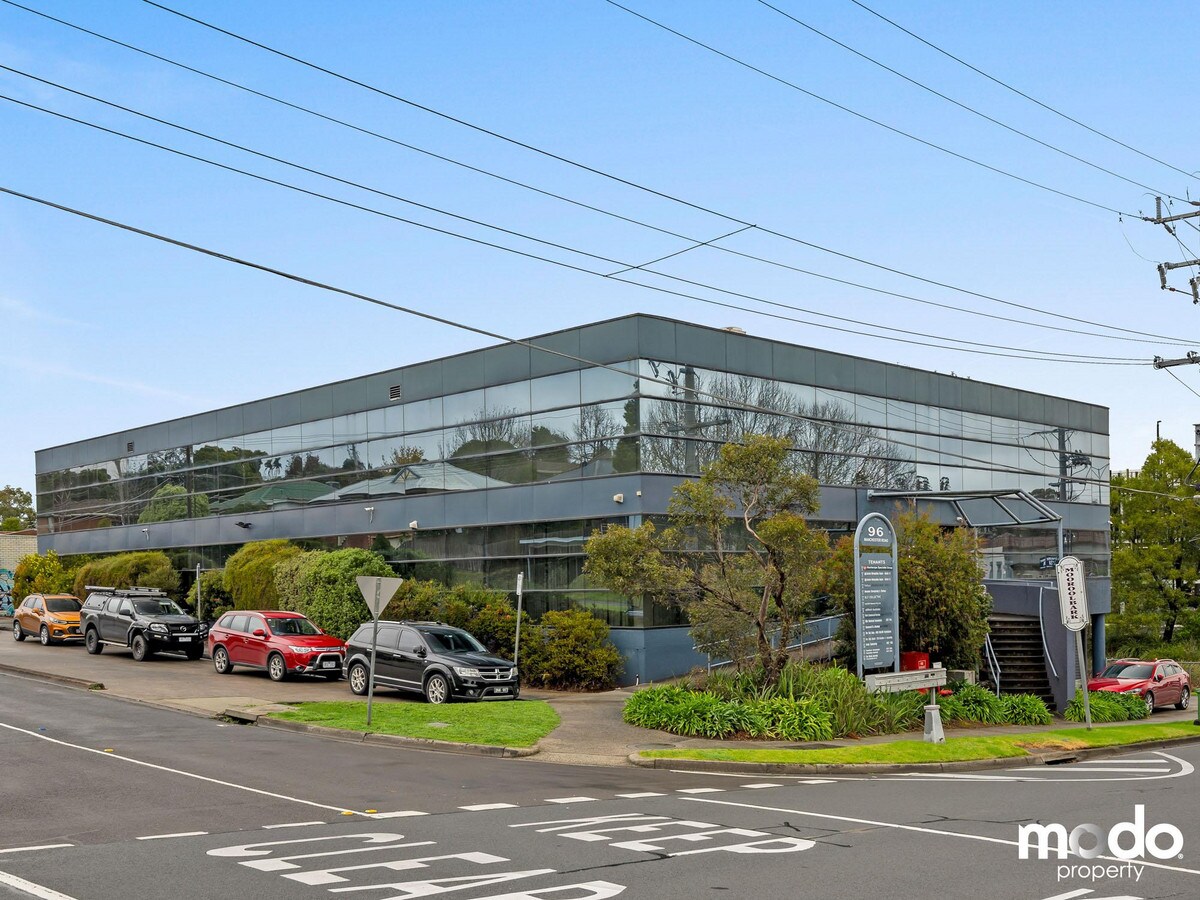 96 Manchester Rd, Mooroolbark for lease Primary Photo- Image 1 of 3