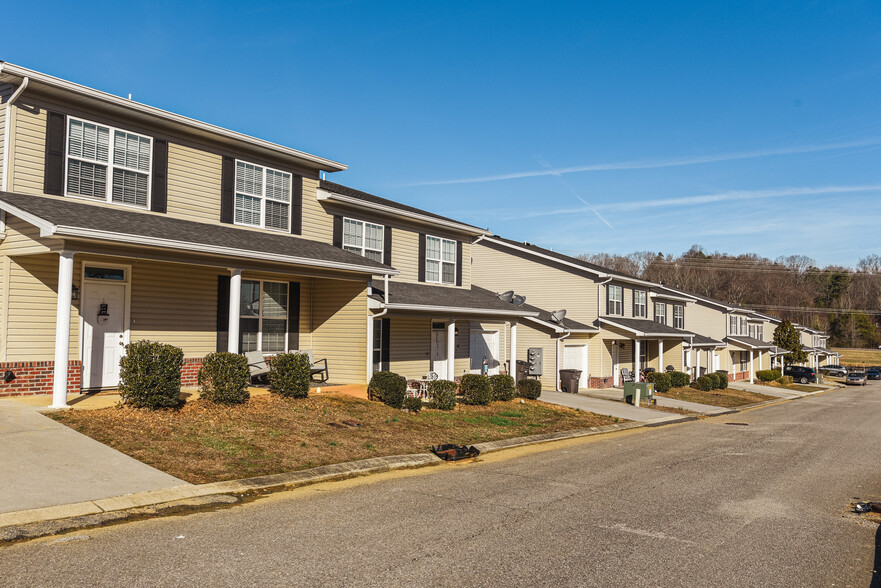 202 Brown Stone Way, Loudon, TN 37774 - Stonegate Townhomes + Development Site