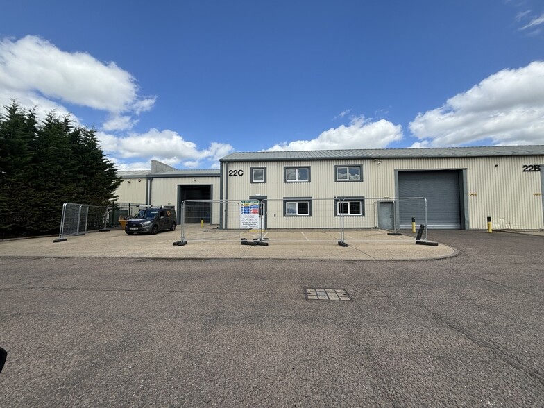 Sundon Park Rd, Luton for lease - Building Photo - Image 2 of 2