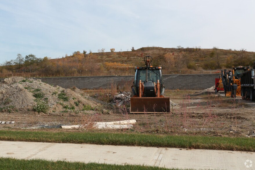 251 Rodinea Rd, Vaughan, ON for sale - Primary Photo - Image 1 of 1