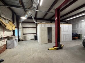 2128 Cainhoy Rd, Huger, SC for lease Interior Photo- Image 1 of 4