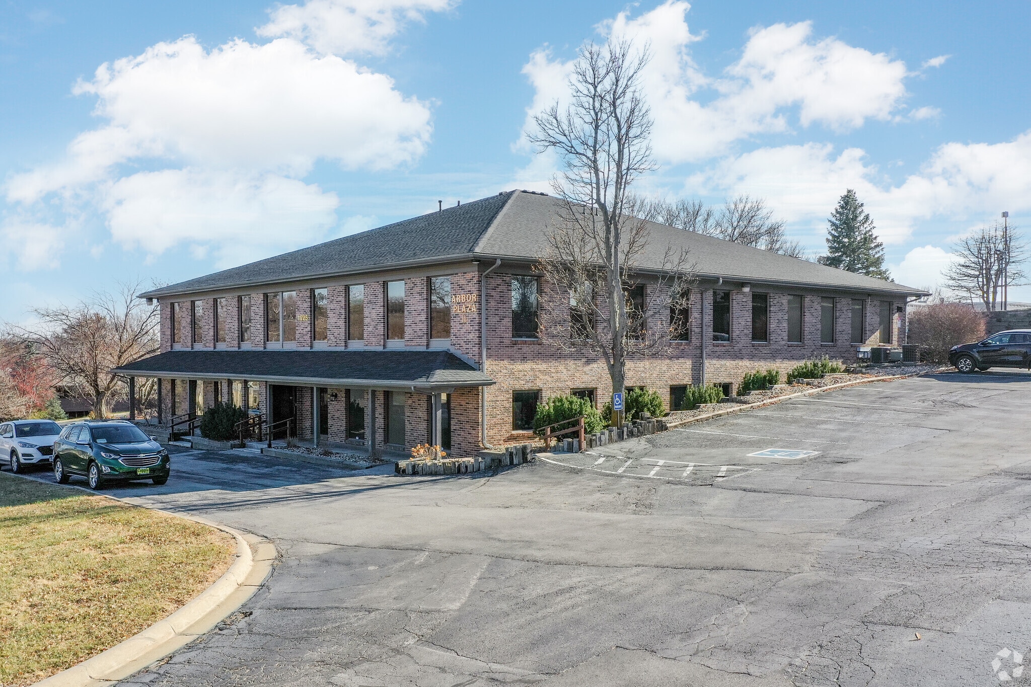 11725 Arbor St, Omaha, NE for lease Building Photo- Image 1 of 8