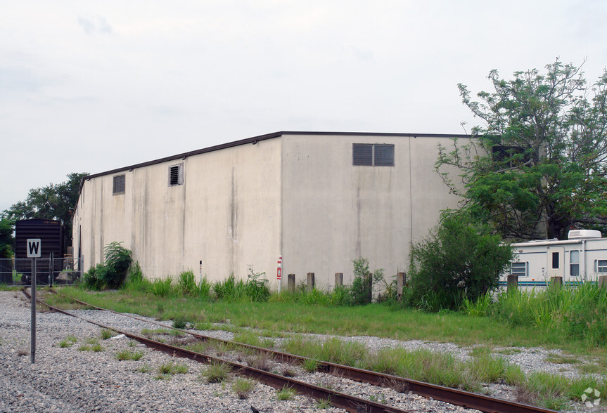 440 Railroad Ave, Cocoa, FL for lease - Building Photo - Image 2 of 15