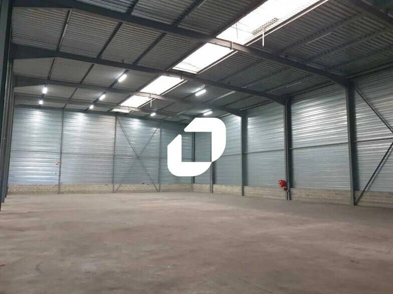 Office in Vitry-sur-Seine for lease - Building Photo - Image 1 of 20