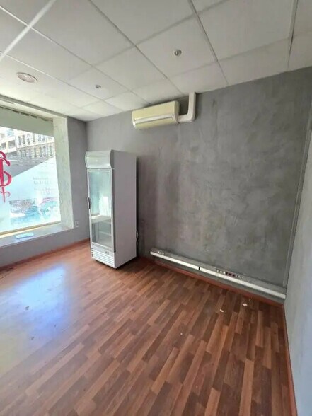 Retail in Nice for lease - Building Photo - Image 3 of 5