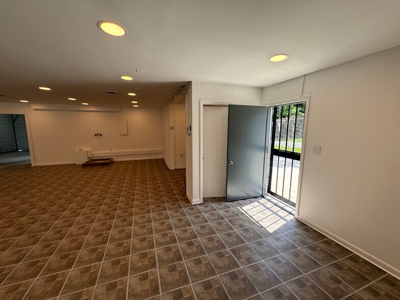 2215 West Blvd, Charlotte, NC 28208 Retail for Sale