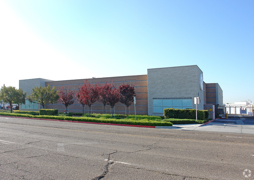 6000 Dale St, Buena Park, CA for lease - Building Photo - Image 3 of 7