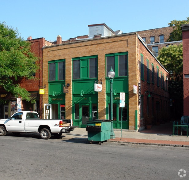 136 Walton St, Syracuse, NY for sale - Primary Photo - Image 1 of 1