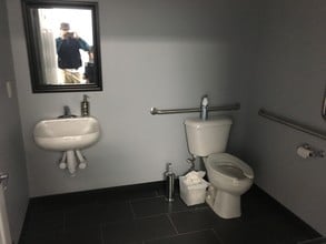 46670 Pontiac Trl, Commerce Township, MI for lease Interior Photo- Image 2 of 9