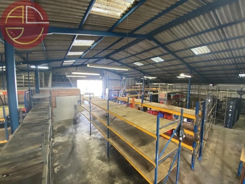 Industrial in Toulouse for lease - Interior Photo - Image 3 of 5