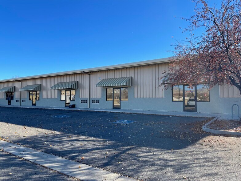 810 N Crest Dr, Grand Junction, CO 81506