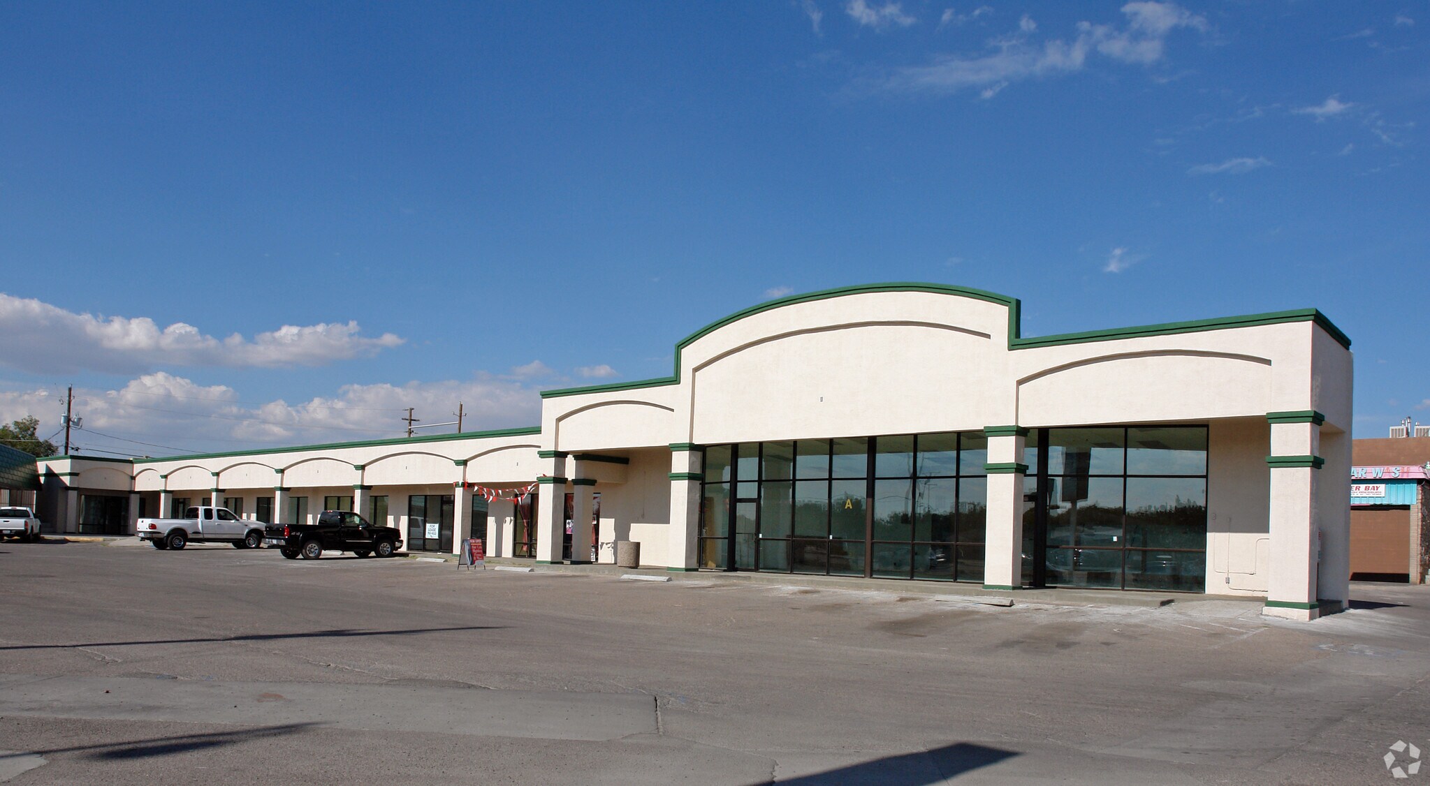 7595 North Loop Dr, El Paso, TX for lease Primary Photo- Image 1 of 7
