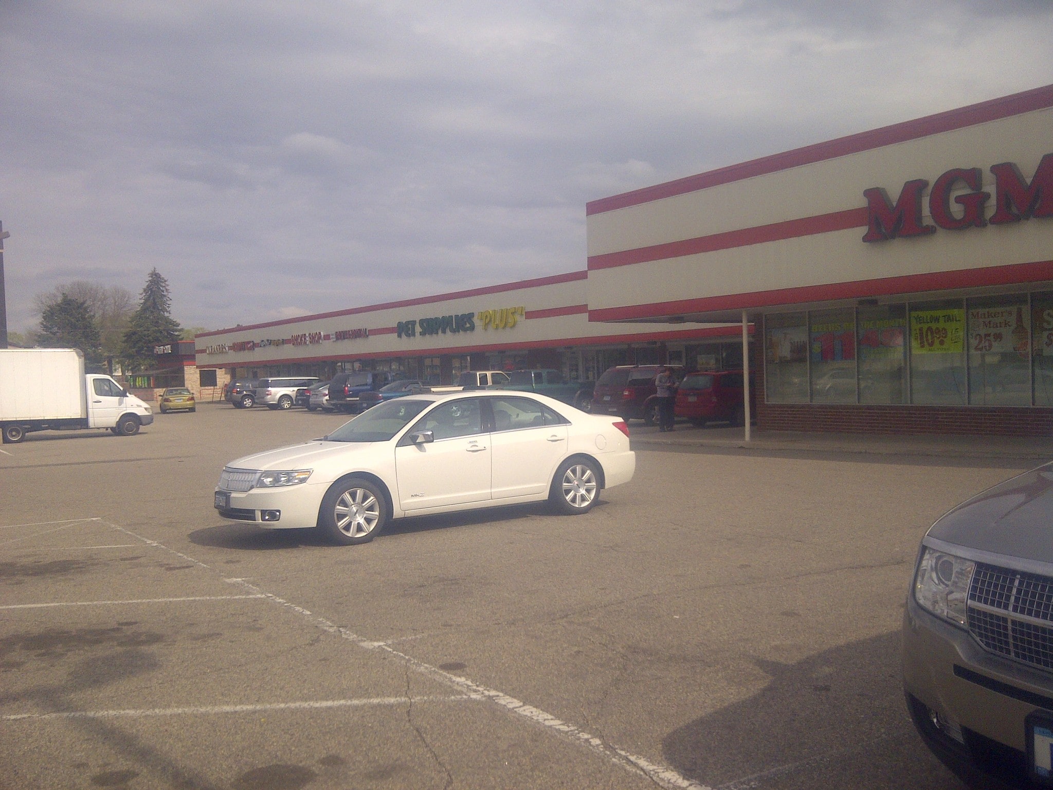 3701 W Old Shakopee Rd, Bloomington, MN for sale Building Photo- Image 1 of 1