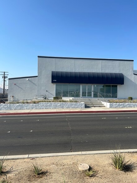 4765 E Ramon Rd, Palm Springs, CA for sale - Building Photo - Image 3 of 14