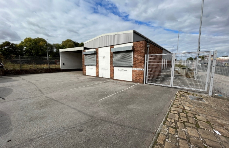 15 Armley Rd, Leeds for lease - Building Photo - Image 3 of 4