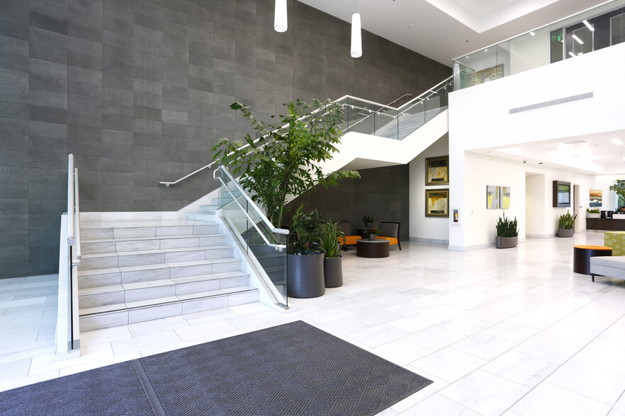 13300 Crossroads Parkway North, City Of Industry, CA for lease - Lobby - Image 3 of 8