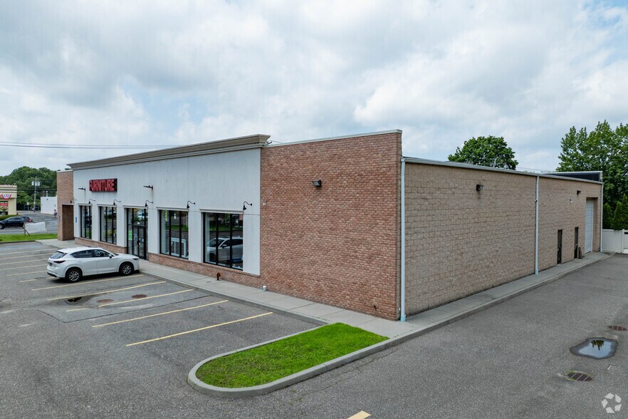 2145 Rt 112, Medford, NY for sale - Building Photo - Image 2 of 5