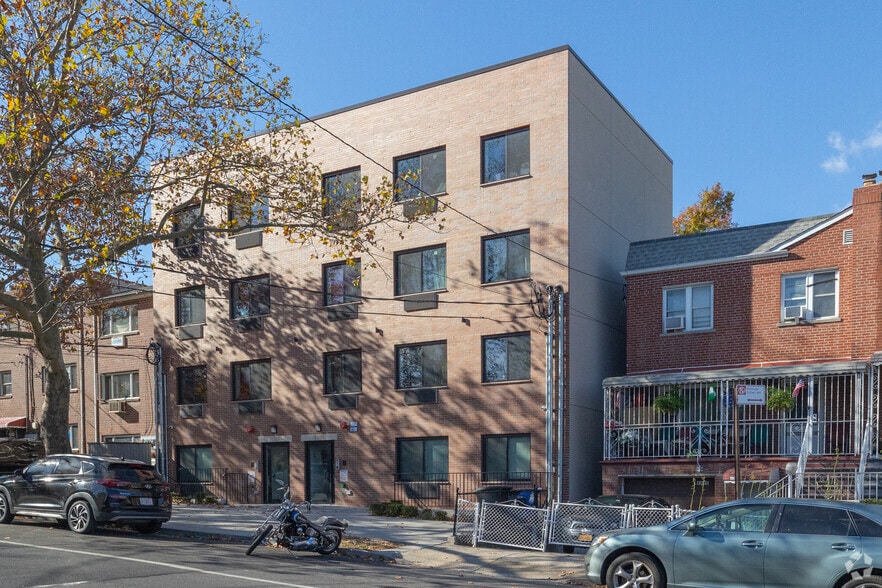 3029-3031 Bronxwood Ave, Bronx, NY for sale - Primary Photo - Image 1 of 5