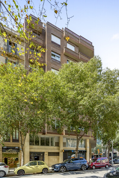 Carrer Del Bruc, Barcelona, Barcelona for lease - Building Photo - Image 2 of 2