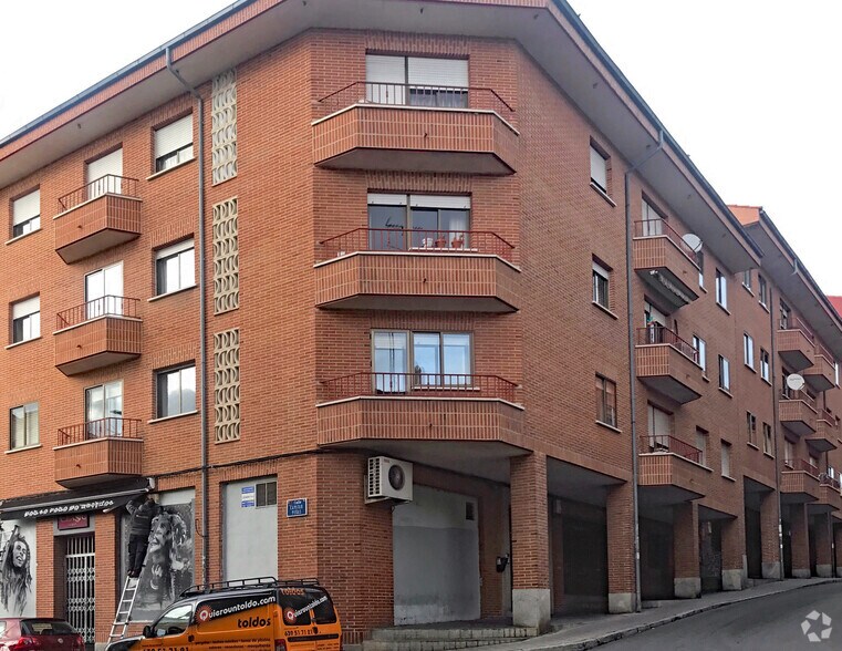 Calle Fivasa, 4, Ávila, Ávila for lease - Primary Photo - Image 1 of 3